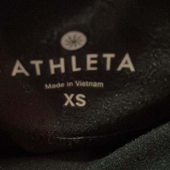 Athleta 2 in 1 Fleece Lined Skirt with Leggings - Geometric Print - Picture 7 of 9